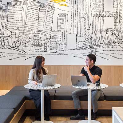 ミーティング中のカンゲンエージェント社員